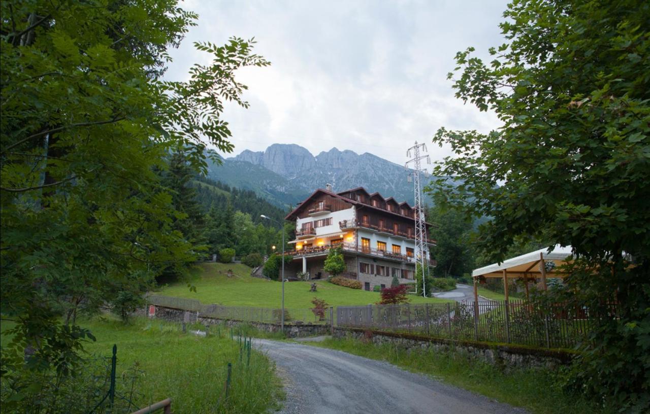 Albergo Ristorante Scanapa Castione della Presolana Exterior foto