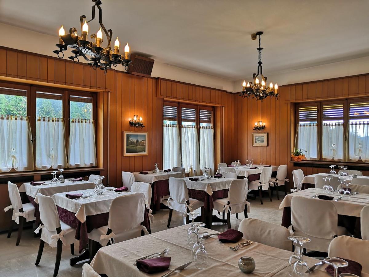 Albergo Ristorante Scanapa Castione della Presolana Exterior foto