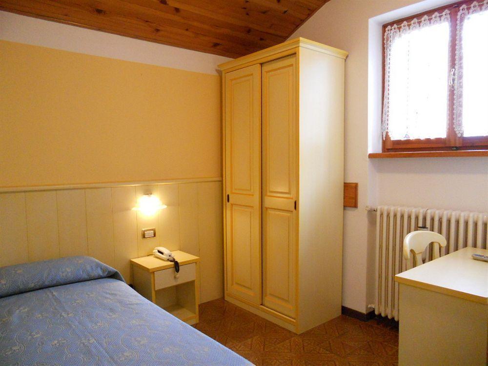 Albergo Ristorante Scanapa Castione della Presolana Exterior foto
