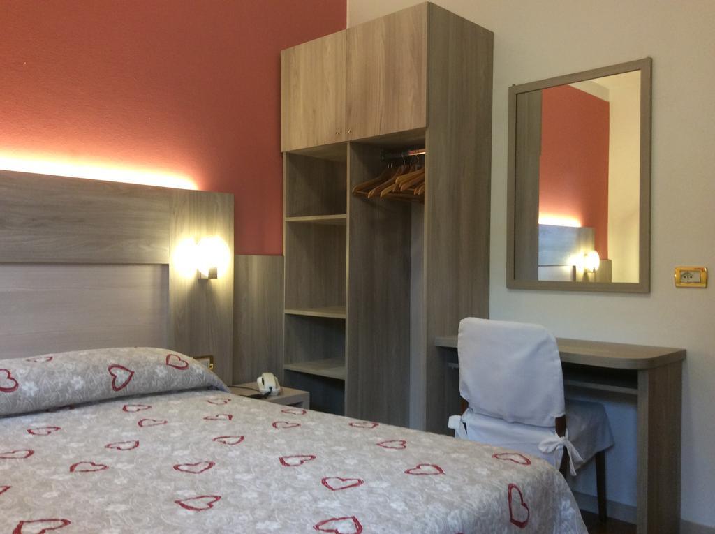 Albergo Ristorante Scanapa Castione della Presolana Exterior foto